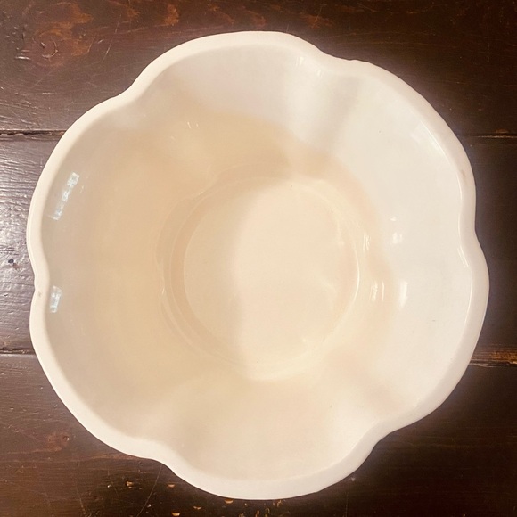 Vintage Haeger USA Cream Ceramic Bowl - Picture 2 of 3